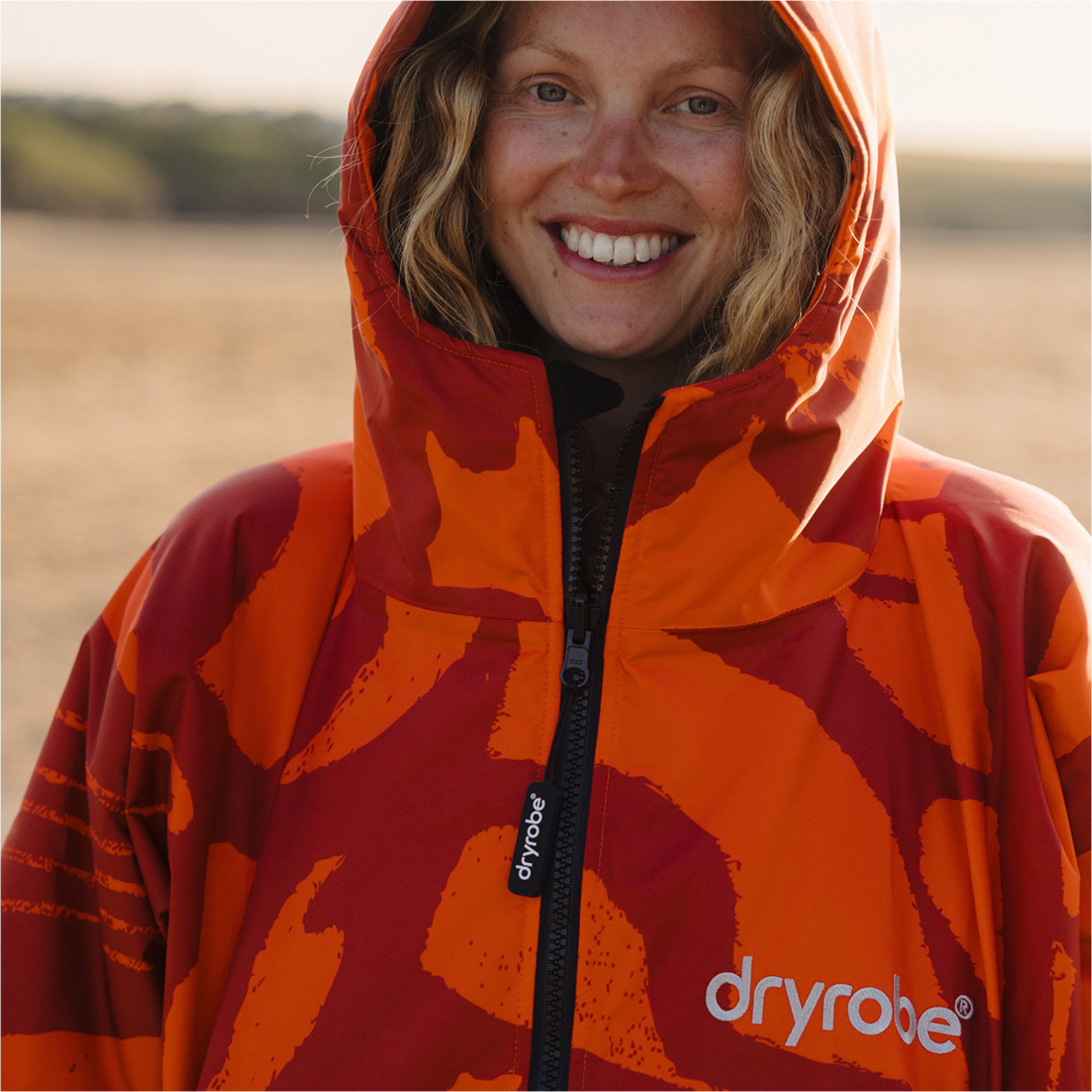 2026 Dryrobe Advance Long Sleeve Changing Robe DALSV3 - Mosaic Palm